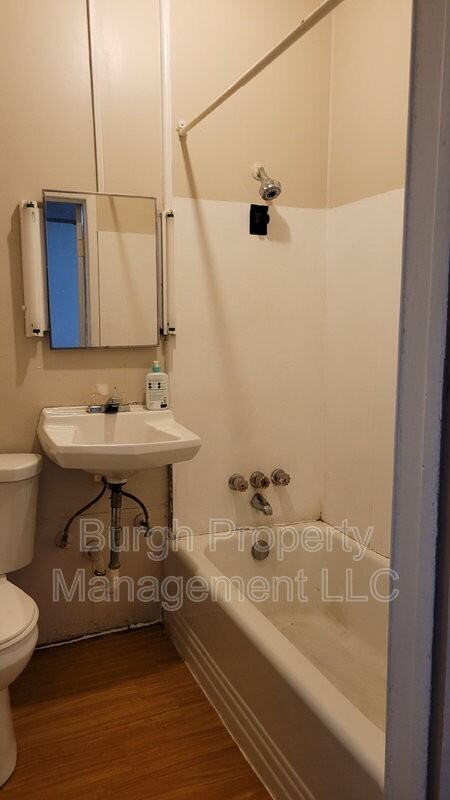 984 Jefferson Avenue #9 - Photo 5 of 7