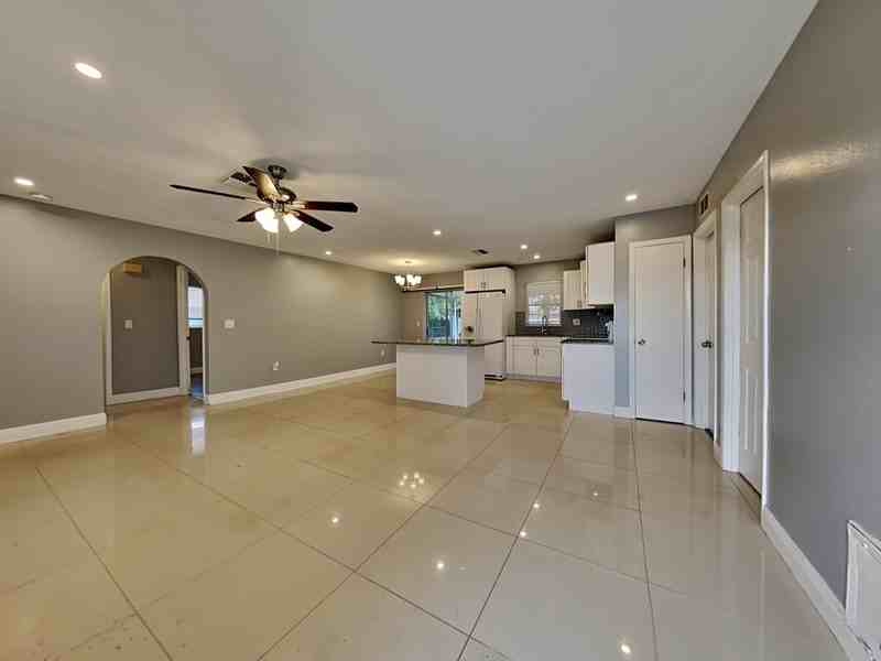 6099 Colchester Avenue - Photo 2 of 21