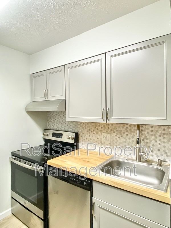 161 Haverford Ct #2 - Photo 6 of 15