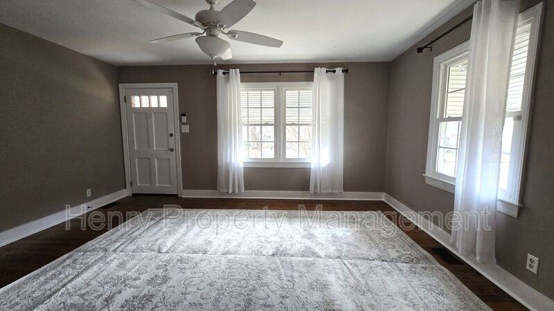 309 Webster St - Photo 3 of 14