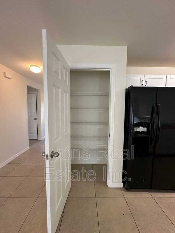 5521 Gillot Blvd - Photo 4 of 33