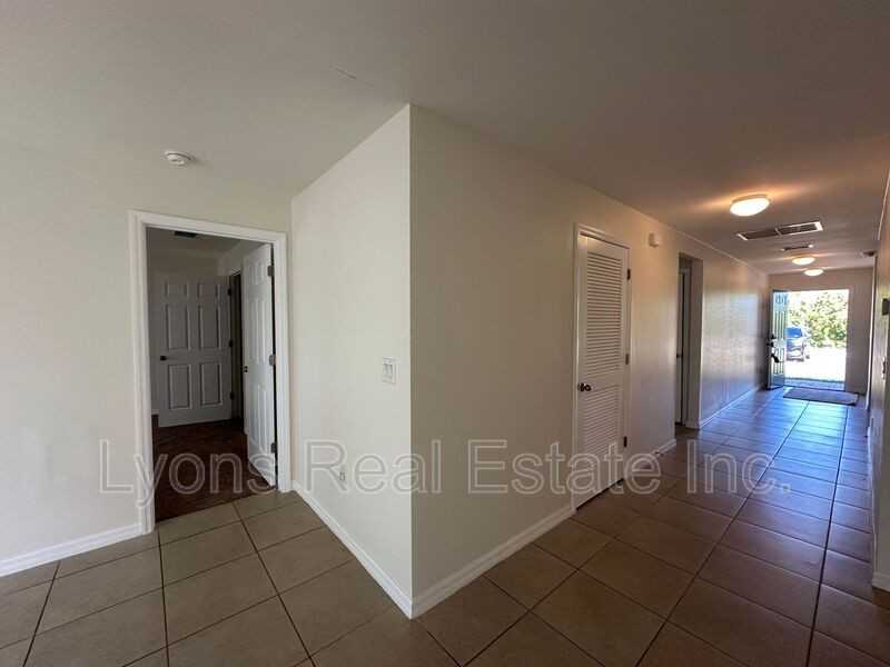 5521 Gillot Blvd - Photo 5 of 33