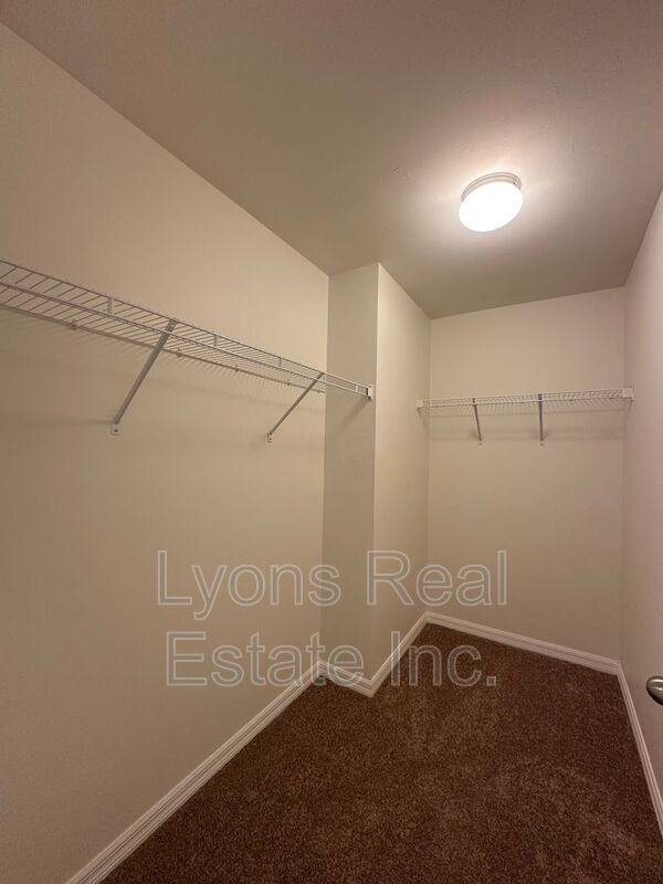 5521 Gillot Blvd - Photo 7 of 33