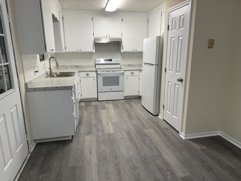 1 Colquit Cir Apt B - Photo 6 of 8