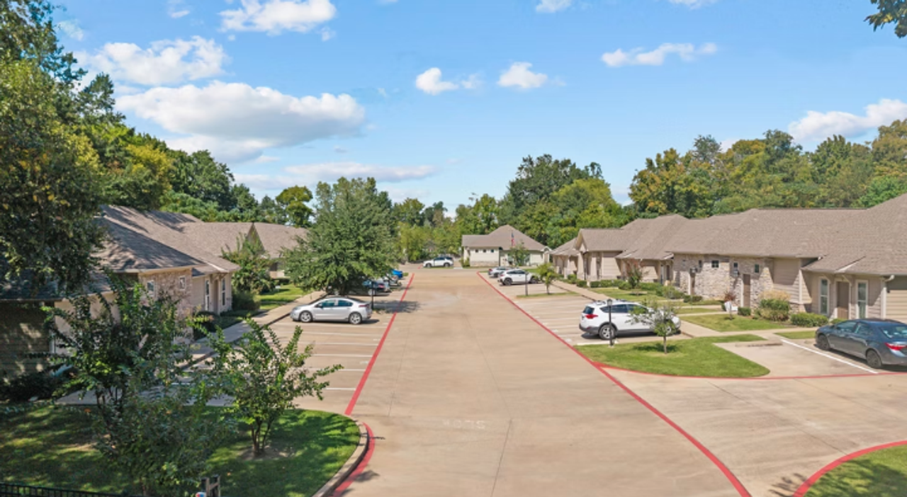 The Midtown Apartments - Photo 3 of 21