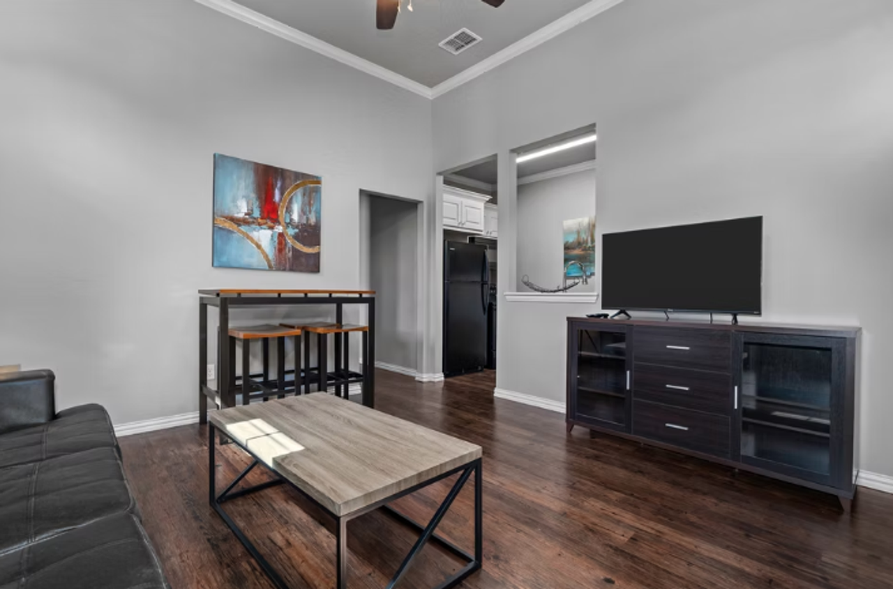 The Midtown Apartments - Photo 6 of 21