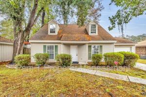 featured image of 10 Doe Tail Court