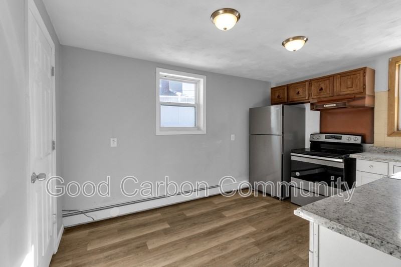 1190 Orchard Park Rd #6 - Photo 3 of 18