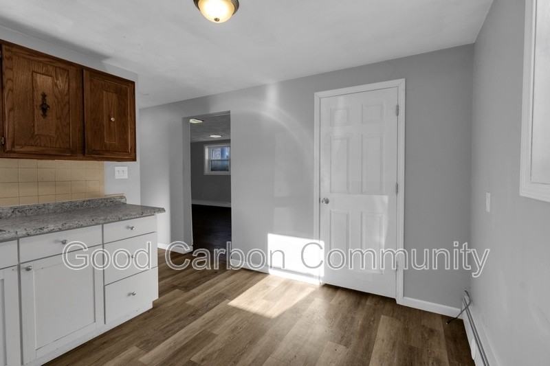 1190 Orchard Park Rd #6 - Photo 5 of 18