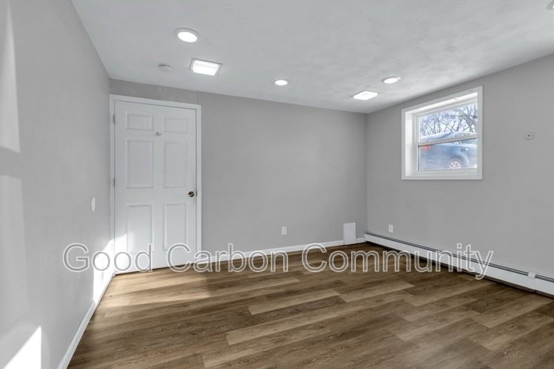 1190 Orchard Park Rd #6 - Photo 6 of 18