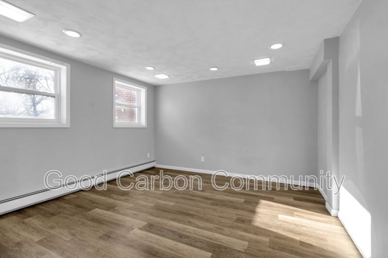 1190 Orchard Park Rd #6 - Photo 7 of 18