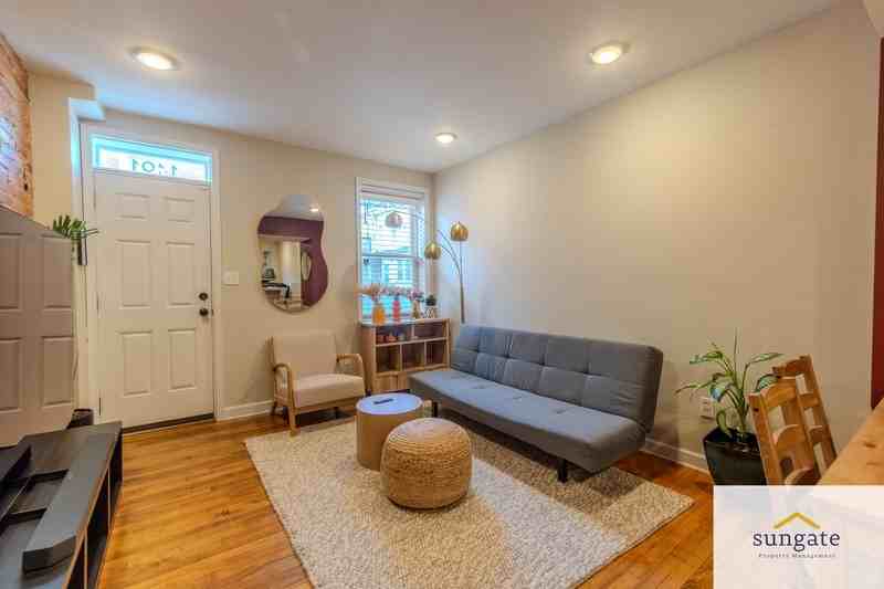 1401 Cooksie St - Photo 4 of 21