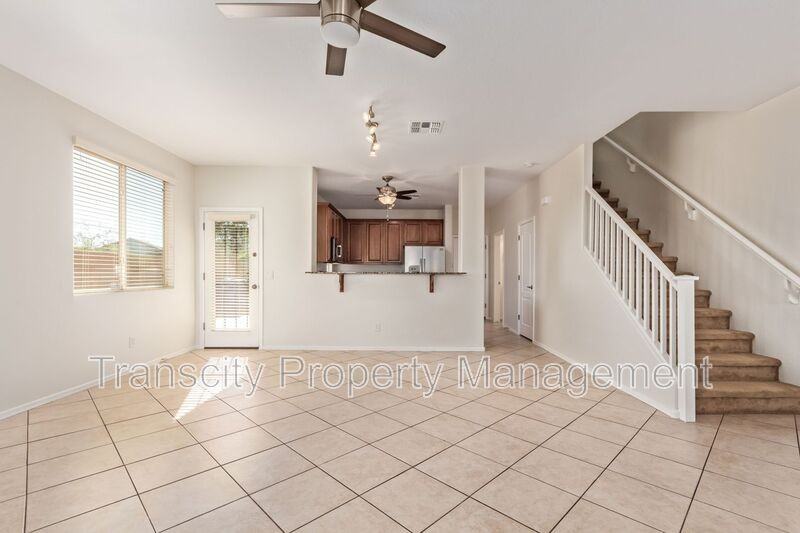 10221 E Isleta Ave - Photo 3 of 20