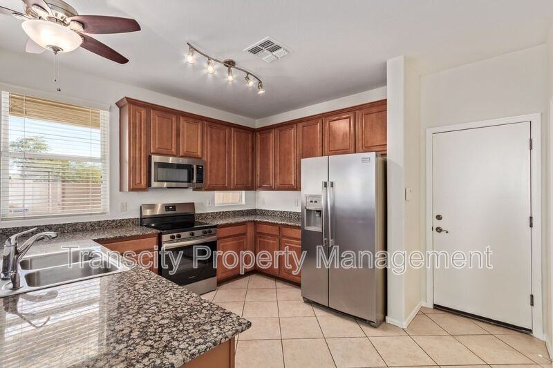 10221 E Isleta Ave - Photo 5 of 20