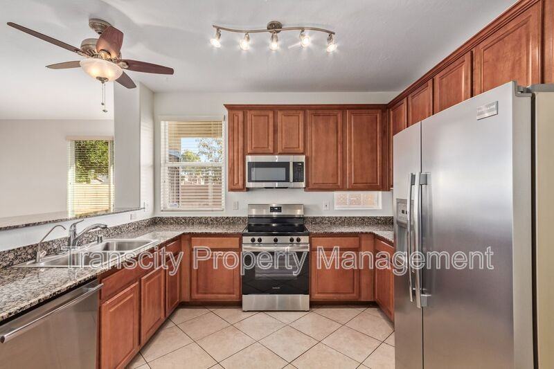 10221 E Isleta Ave - Photo 6 of 20