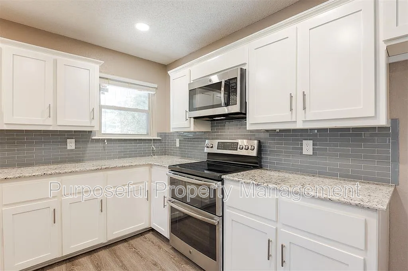 2501 Patti Place - Photo 6 of 30