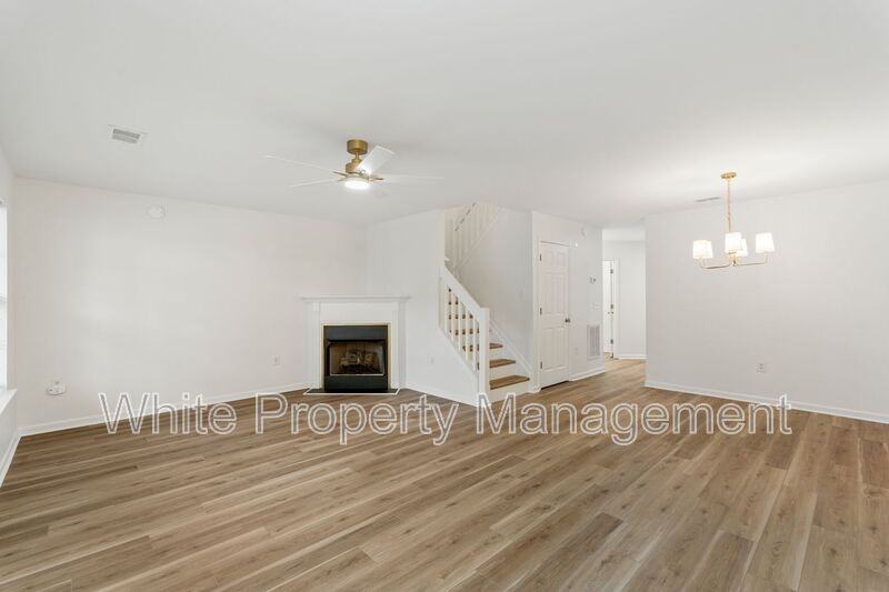 15554 Asterwind Ct - Photo 2 of 28