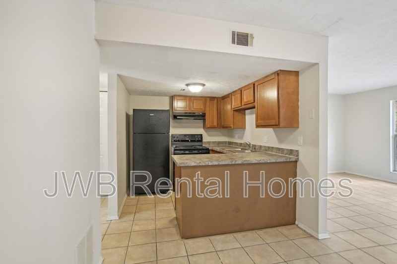 7201 Arlington Expressway #65 - Photo 4 of 22