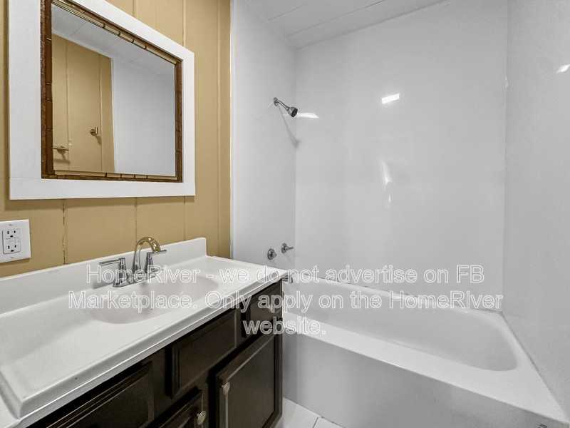 2948 First St #B - Photo 6 of 18