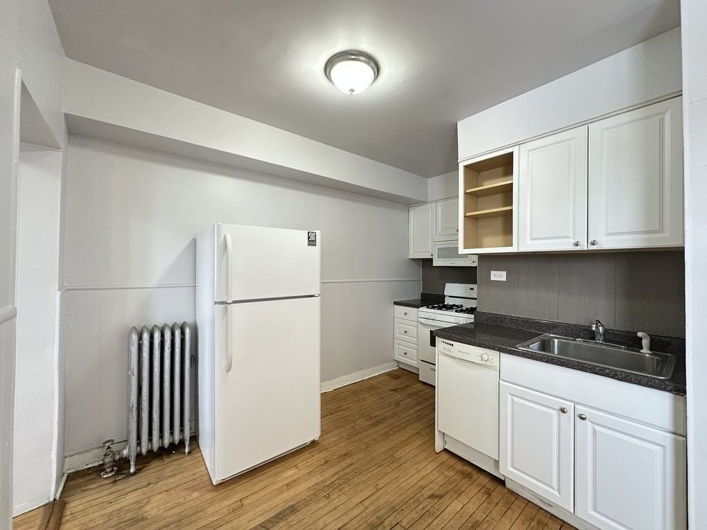 4409 North Kenneth Avenue #2B - Photo 2 of 21