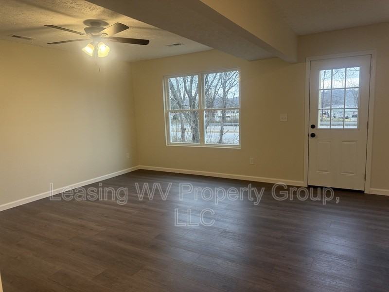 71 Christian Ct - Photo 4 of 18