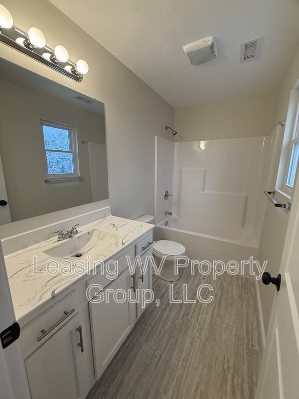 162 Christian Ct - Photo 5 of 13