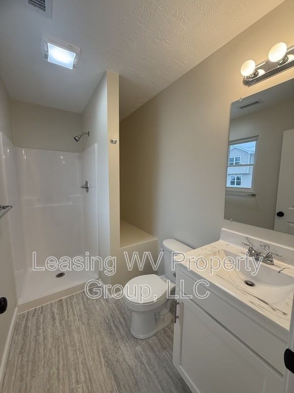 162 Christian Ct - Photo 7 of 13