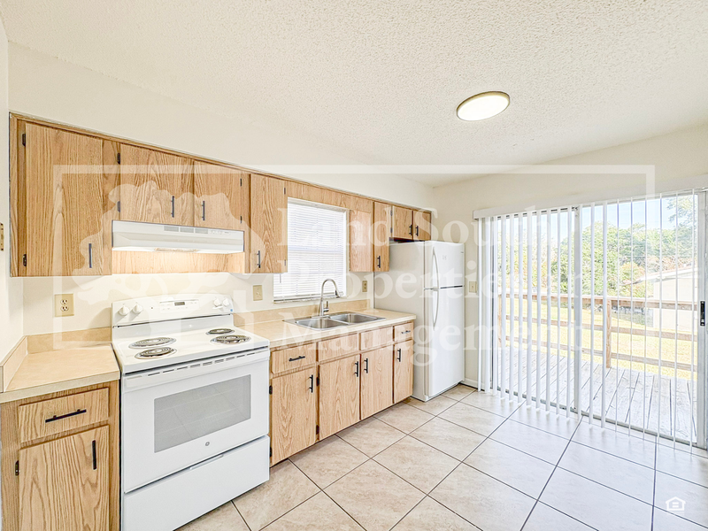 5816 Charlton Dr - Photo 5 of 13