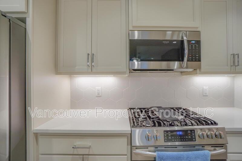 11805 Northeast 108th Street - Photo 6 of 29