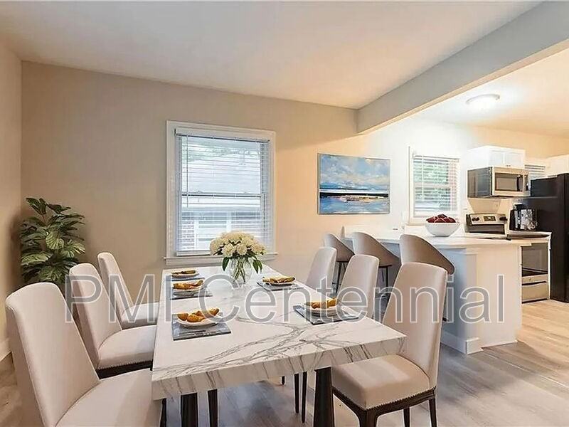 1760 Spring Avenue - Photo 5 of 26