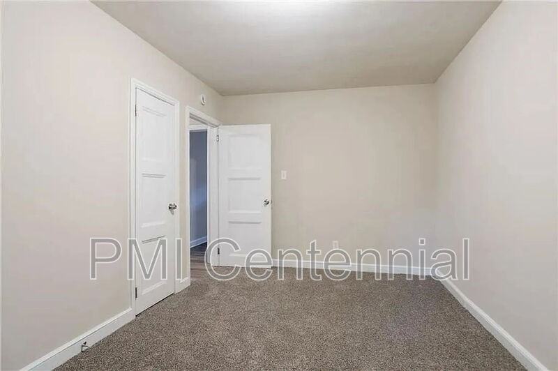 1760 Spring Avenue - Photo 6 of 26