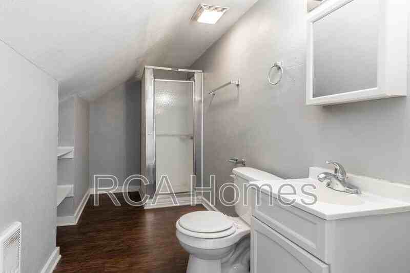 524 East Raymond Street - Photo 6 of 12