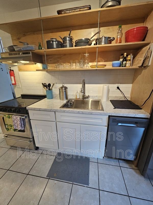 22 Hayward St - Photo 6 of 17