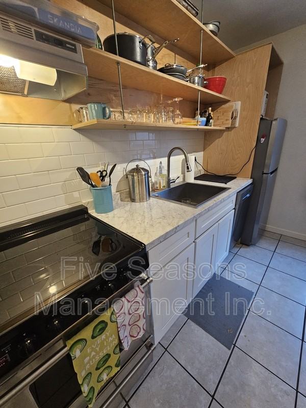 22 Hayward St - Photo 7 of 17