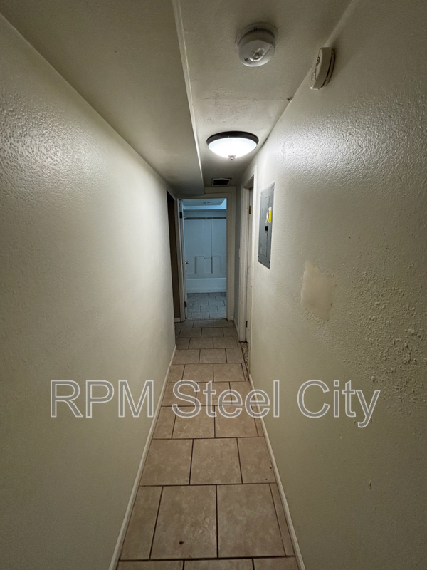 511 W 12th St #B - Photo 5 of 14