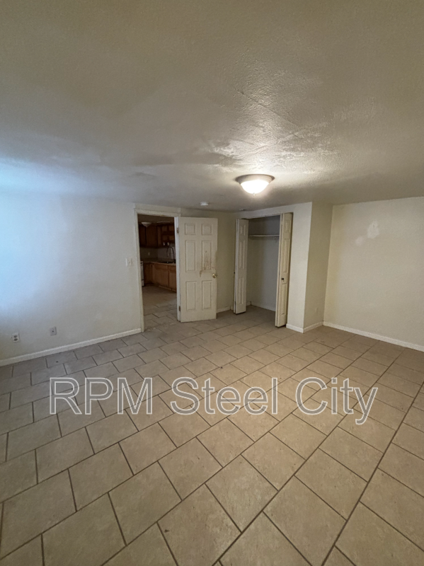 511 W 12th St #B - Photo 6 of 14