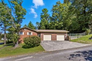 featured image of 105 Ivy Lane