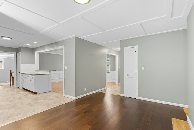 105 Ivy Lane - Photo 4 of 11