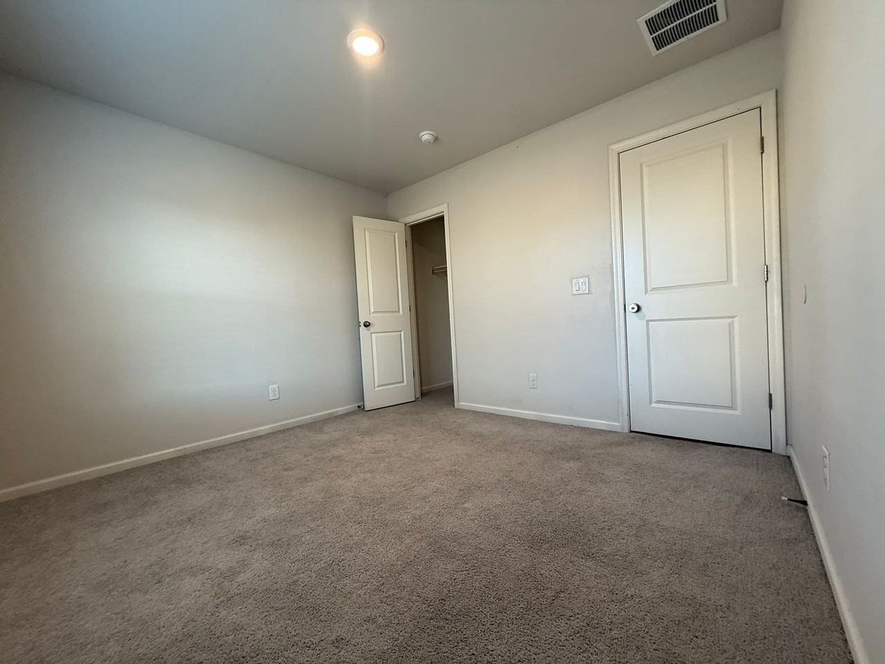 5570 Havasu Creek Road - Photo 4 of 40