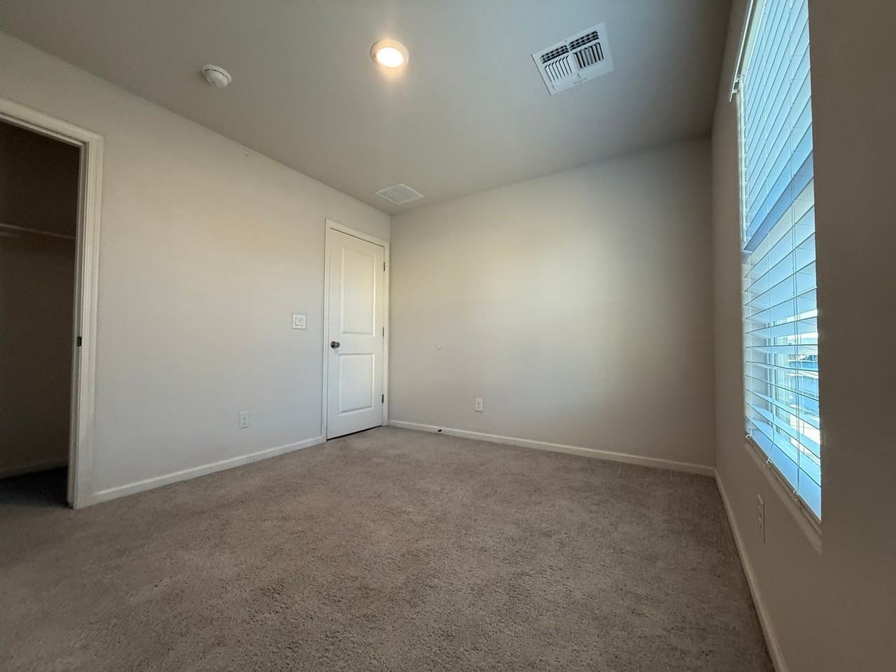 5570 Havasu Creek Road - Photo 5 of 40