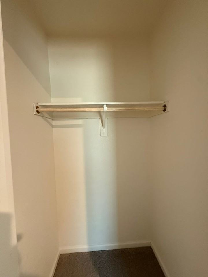 5570 Havasu Creek Road - Photo 7 of 40