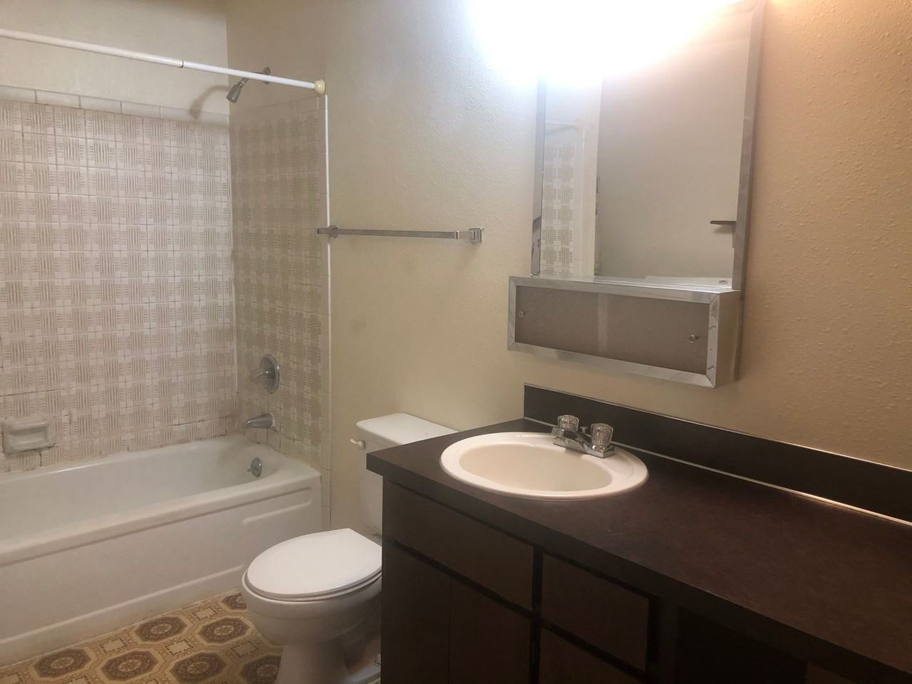 23 Southeast 10th Street #1 - Photo 6 of 7