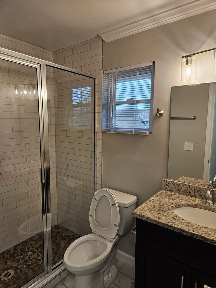 Renovated 1 and 2 Bedroom Virginia Highlands Apartments - Photo 4 of 13