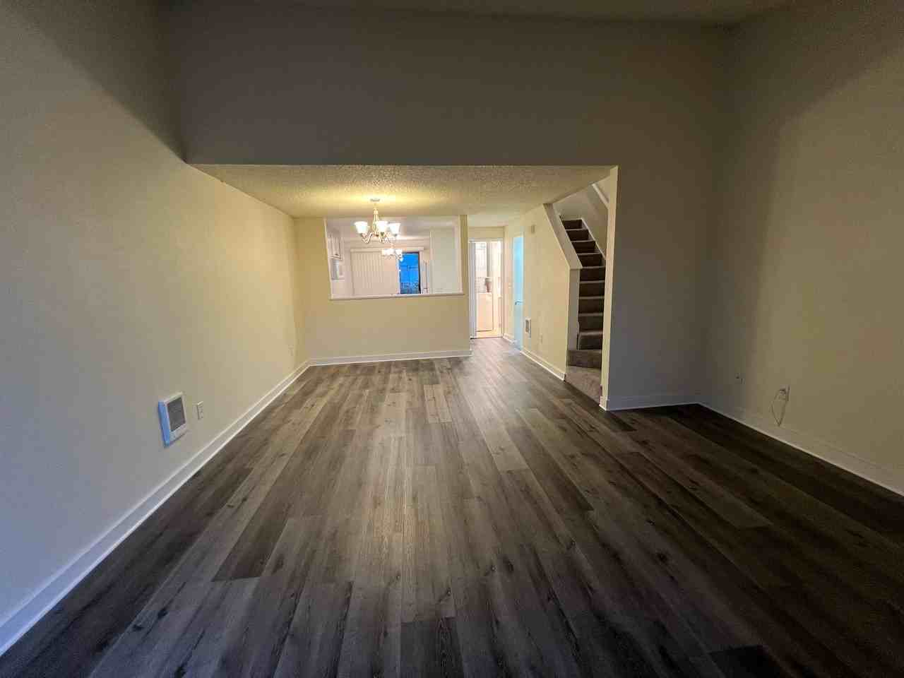 2149 2149 Eastview Pl. - C #C - Photo 6 of 32