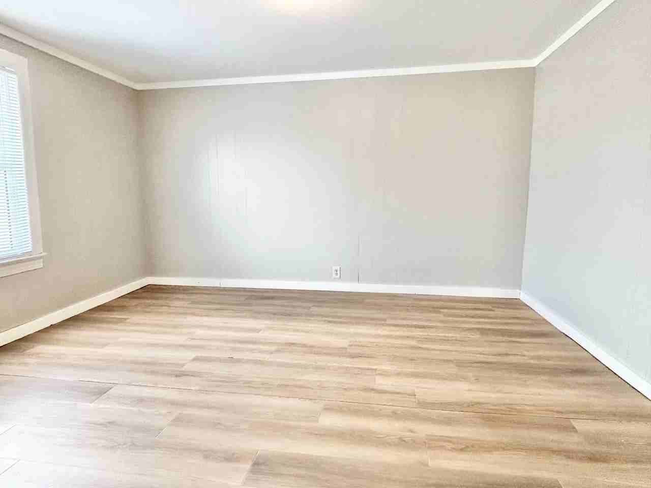 505 Turner St - Photo 7 of 13