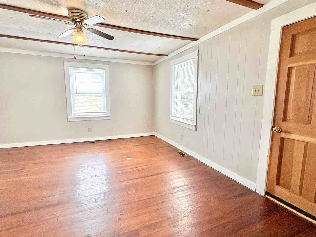 505 Turner St - Photo 5 of 13