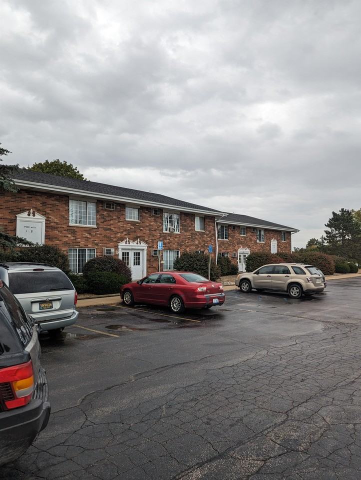 Peck Apartments - Photo 2 of 15