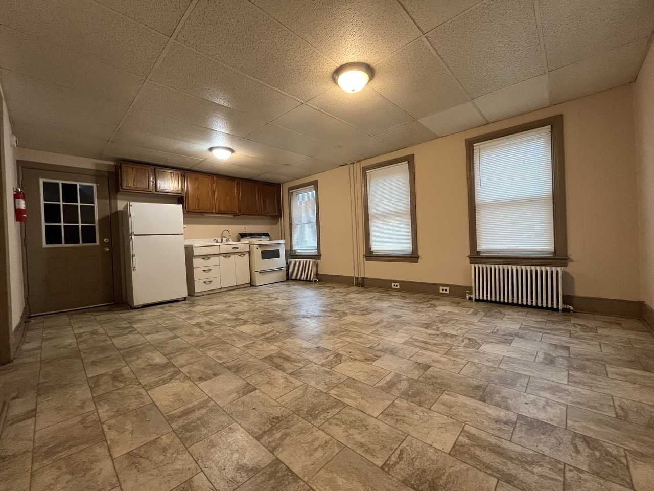 521 Lehman Street (402 - Photo 2 of 7