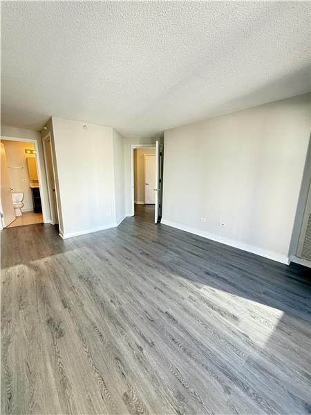 120 W Grand Ave #8A - Photo 7 of 9