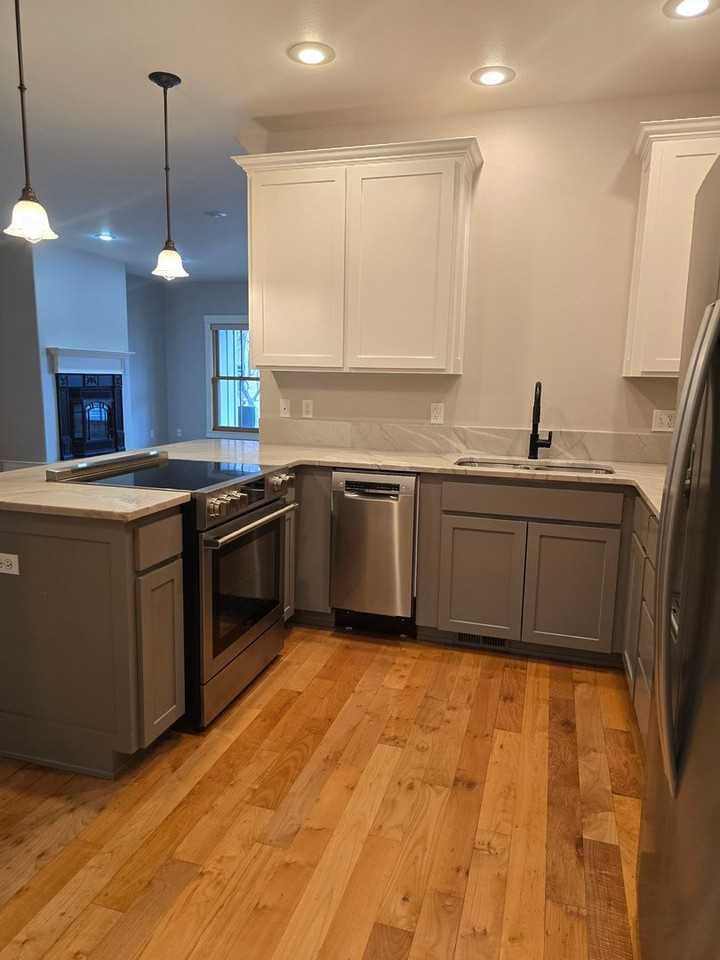 687 West Jefferson Avenue - Photo 6 of 15